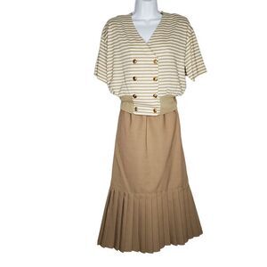 Vtg 80s V Neck Short Sleeve Shirt Pleat Skirt Set L Tan Stripe Nautical Buttons
